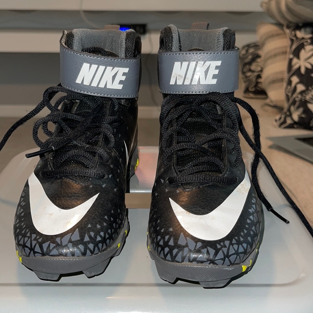 Nike youth football cleats
